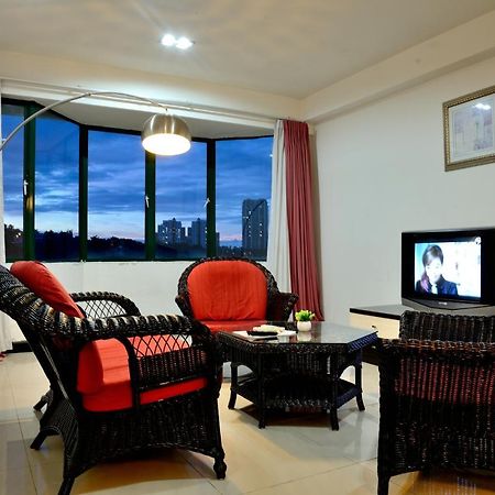 Likas Square - Kk Spacious Homestay Кота Кинабалу Екстериор снимка