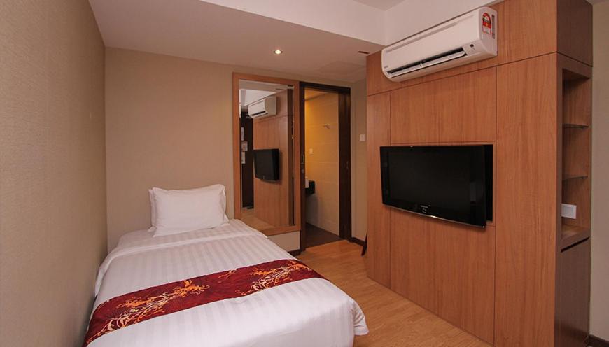 Likas Square - Kk Spacious Homestay Кота Кинабалу Екстериор снимка